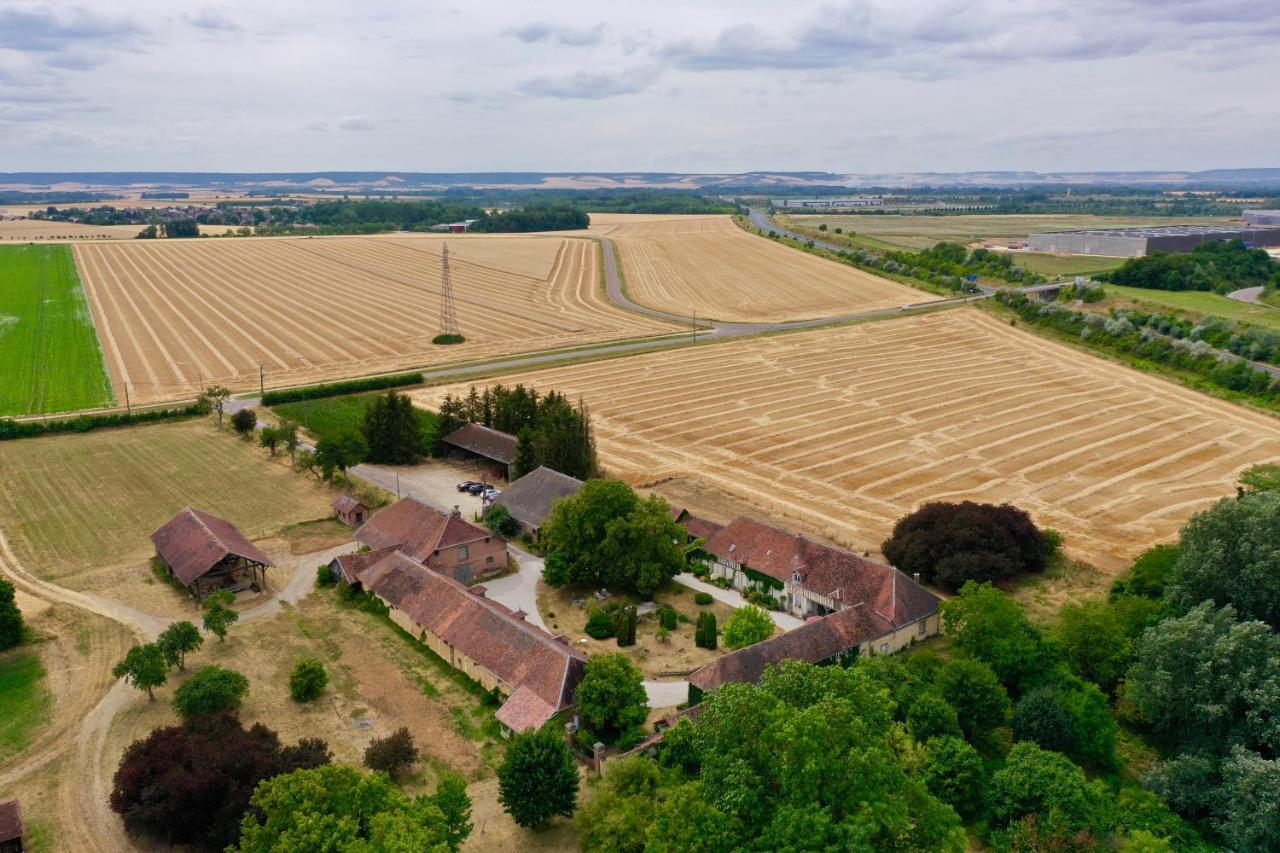 Domaine De La Creuse Bed & Breakfast Moussey  Exterior foto